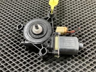 моторчик стеклоподъемника задний правый Porsche Macan 1 поколение 95B 2017, 3.0 л., MCT.MA, бензин, АКПП, внедорожник 5 дв., 5Q0959802A, 0130822714