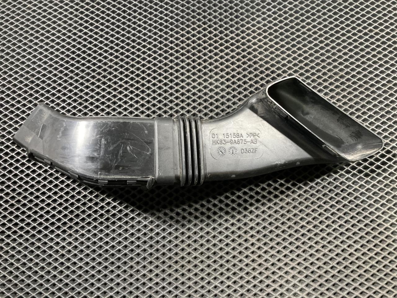 патрубок воздушного фильтра Jaguar F-Pace 1 поколение X761 2016, 3.0 л., бензин, АКПП, внедорожник 5 дв., GX739A675CB, T4A2598, T2H1332, T2H2692, HK839A675AB - фото №1