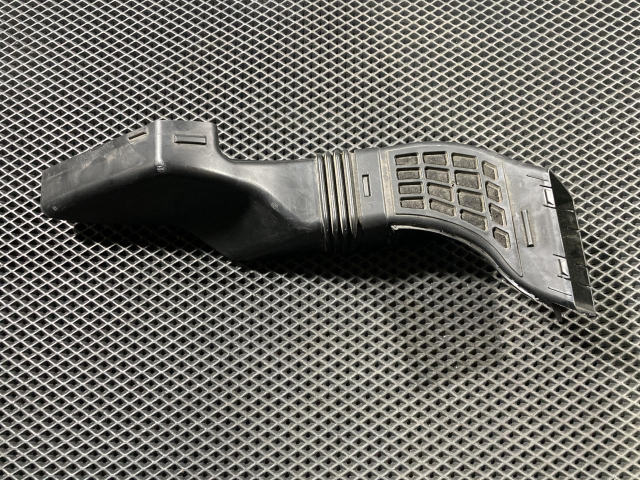 патрубок воздушного фильтра Jaguar F-Pace 1 поколение X761 2016, 3.0 л., бензин, АКПП, внедорожник 5 дв., T4A2598, T2H1332, T2H2692, GX739A675CC, HK839A675AB - фото №1