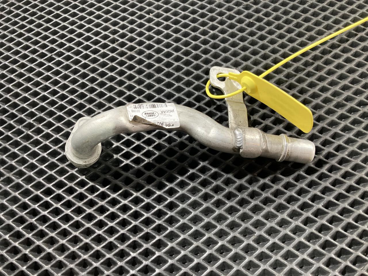 трубка охлаждающей жидкости Land Rover Range Rover Sport 2 поколение 2016, 3.0 л., дизель, АКПП, внедорожник 5 дв., FPLA8C202CA, LR062105 - фото №1