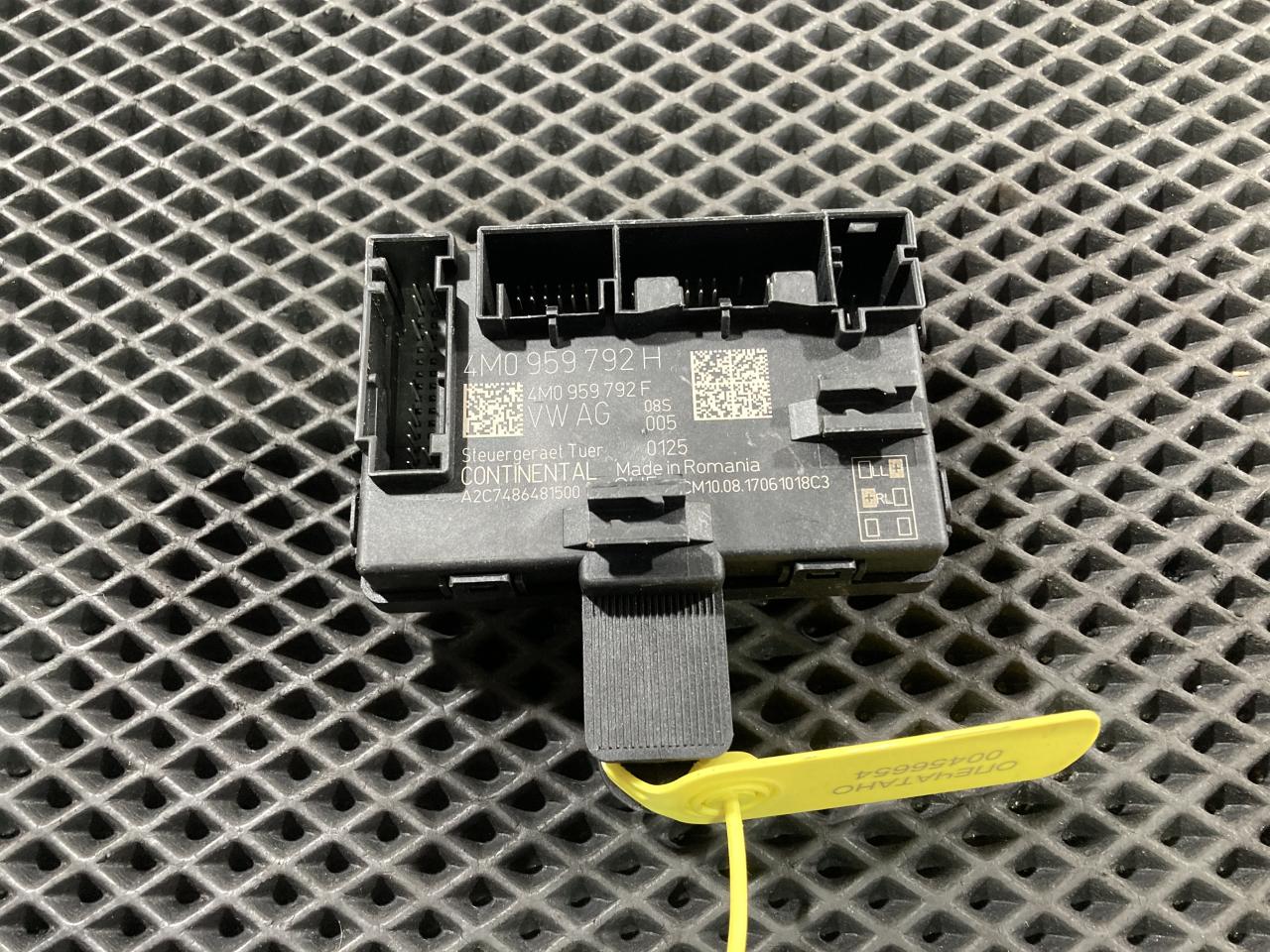 модуль управления двери Audi Q7 4M 2017, 3.0 л., CREC, бензин, АКПП, внедорожник 5 дв., 4M0959792H - фото №1