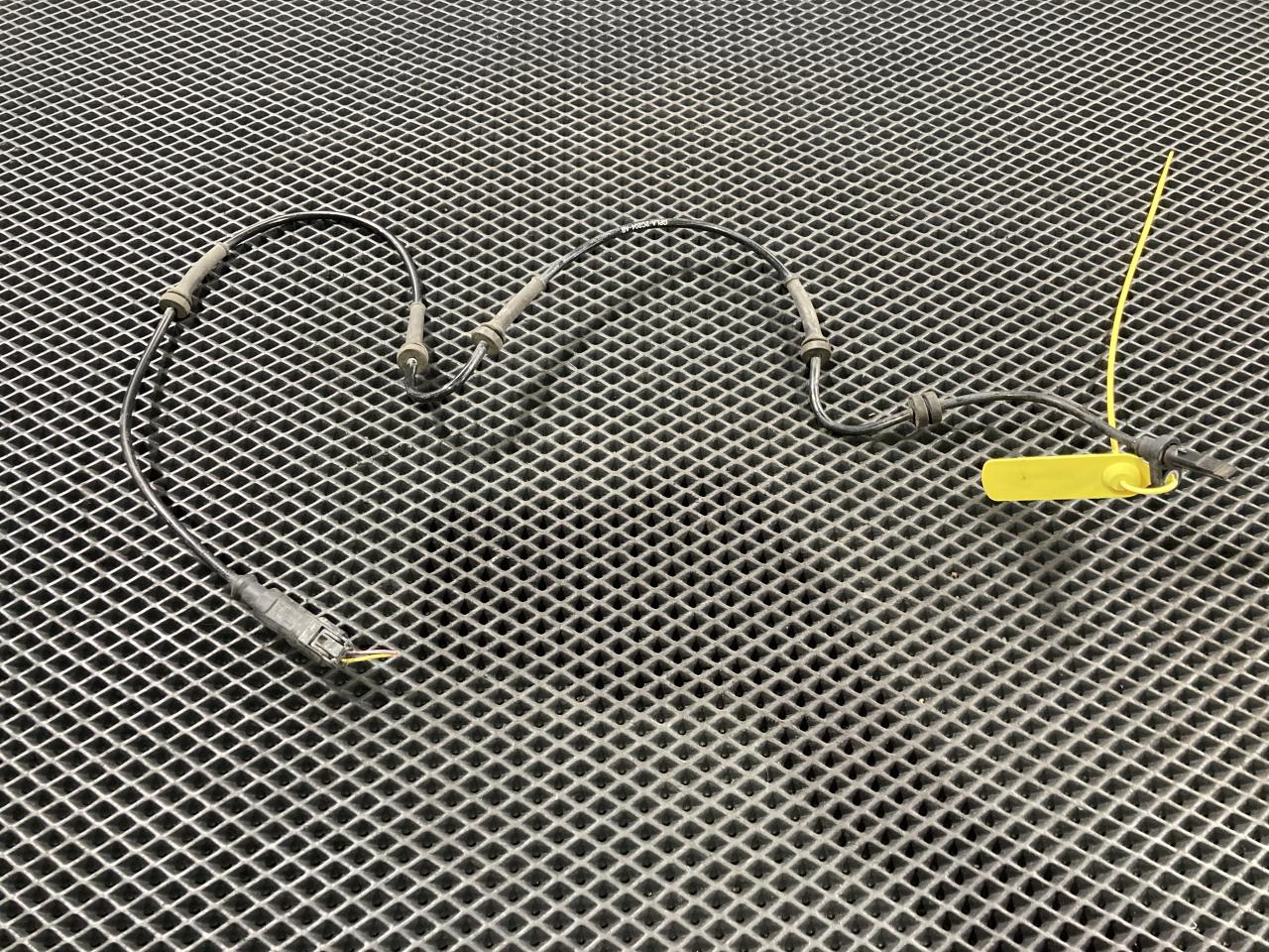 датчик ABS Land Rover Range Rover Sport 2 поколение 2014, 3.0 л., 306PS, бензин, АКПП, внедорожник 5 дв., CPLA2C204AB, LR033461 - фото №1