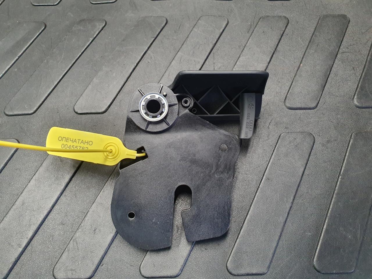 ручка открывания капота Audi A8 D4/4H 2012, 4.2 л., CDRA, бензин, АКПП, седан, 4H1823633, 4H1823533 - фото №1