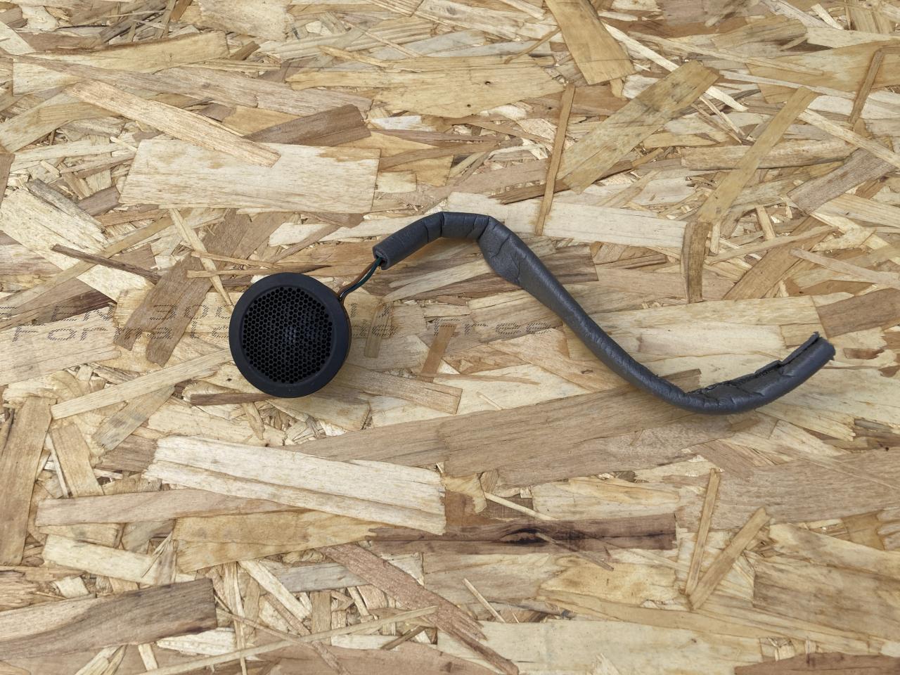 динамик торпедо Jaguar XE 1 поколение 2016, 2.0 л., бензин, АКПП, седан, DH5218808AA, T4N3828 - фото №1