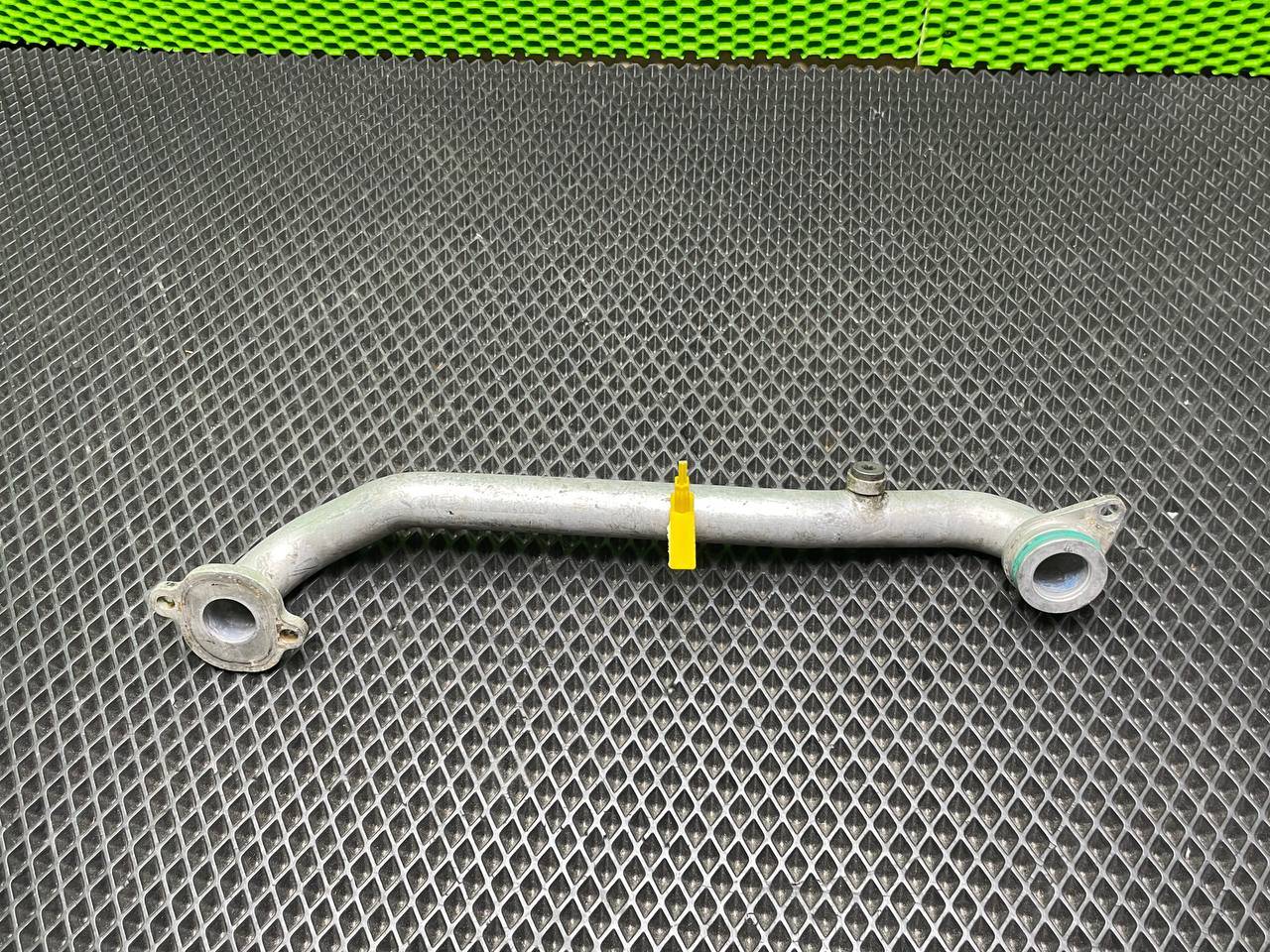 патрубок (трубопровод, шланг) Audi A8 D4/4H 2012, 4.2 л., CDRA, бензин, АКПП, седан, 079121481P - фото №1