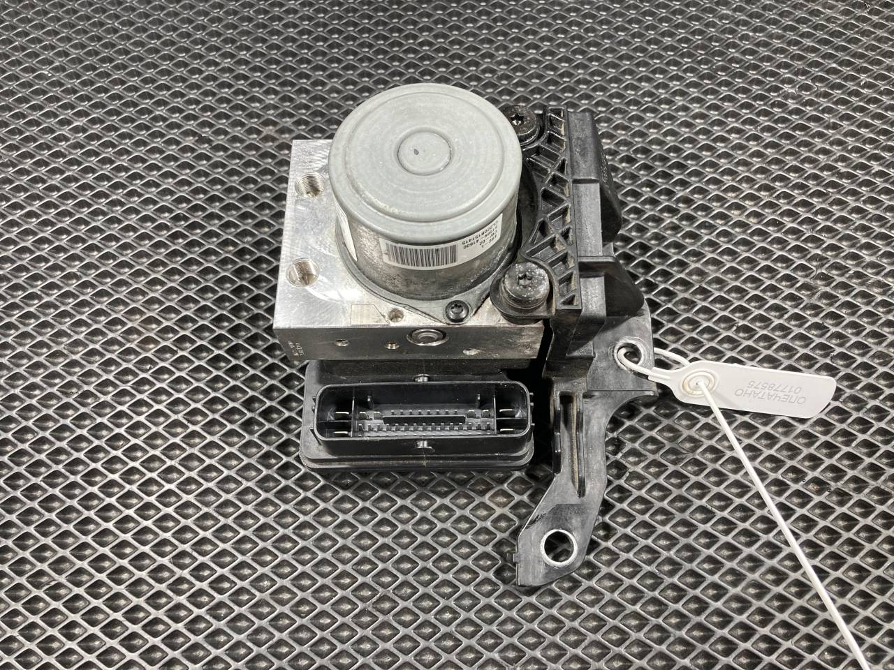 блок ABS Kia K5 3 поколение 2020, 1.6 л., G4FP, бензин, АКПП, 58900-L3100, L1589-90500, L3589-20900, 58910-L3100, L3589-30900, 61589-41600 - фото №1