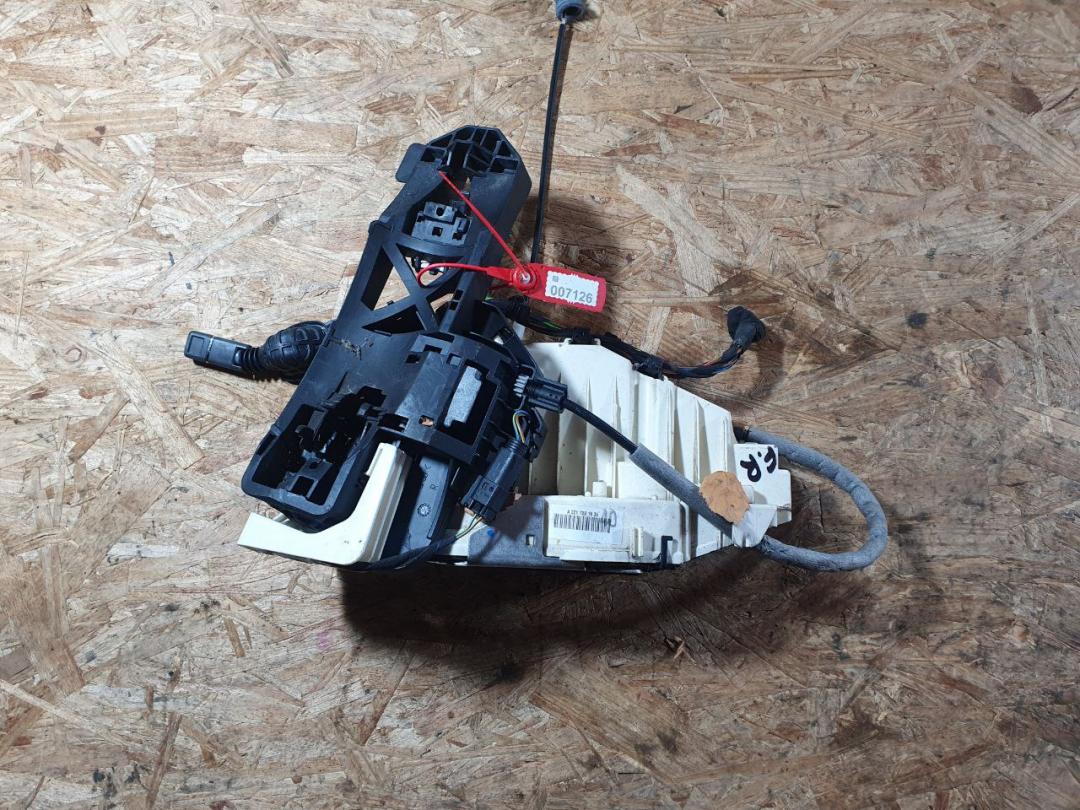 замок двери передней правой Mercedes-Benz S-Класс W221 2008, 5.5 л., M 273.961, бензин, седан, A2217201635, A2167201635, A2217201635, A2217205835, A2217207835 - фото №1