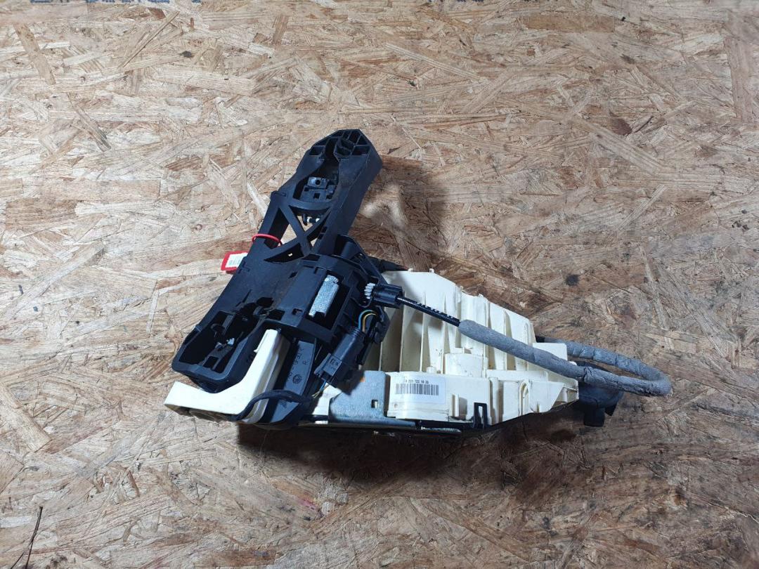 замок двери передней правой Mercedes-Benz S-Класс W221 2008, 5.5 л., M 273.961, бензин, седан, A2217201635, A2167201635, A2217201635, A2217205835, A2217207835 - фото №1