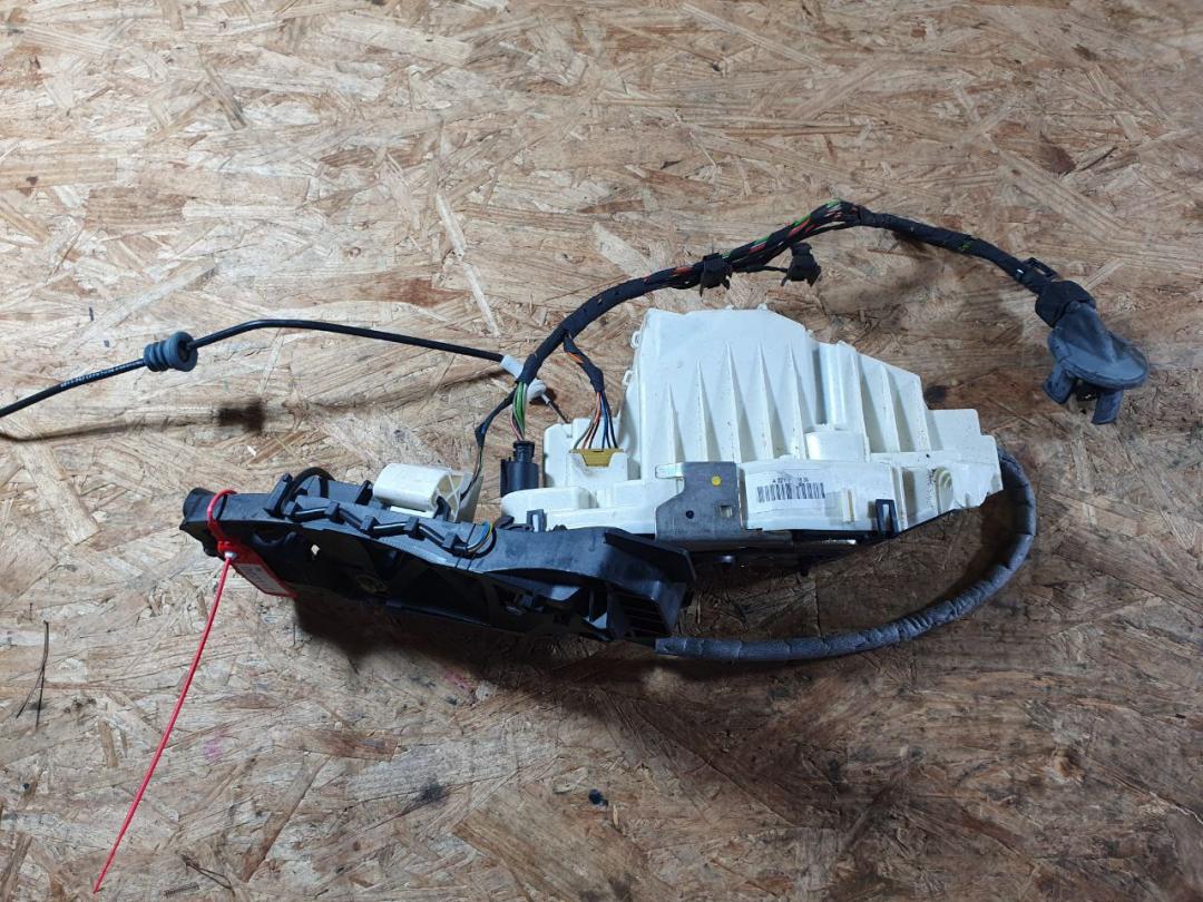 замок двери передней правой Mercedes-Benz S-Класс W221 2008, 5.5 л., M 273.961, бензин, седан, A2217207835, A2167201635, A2217201635, A2217205835 - фото №1