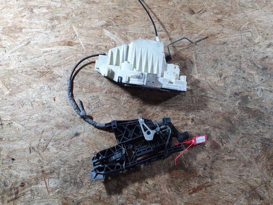 замок двери задней левой Mercedes-Benz S-Класс W221 2008, 5.5 л., M 273.961, бензин, седан, A2217304335, A2217307735 - фото №1