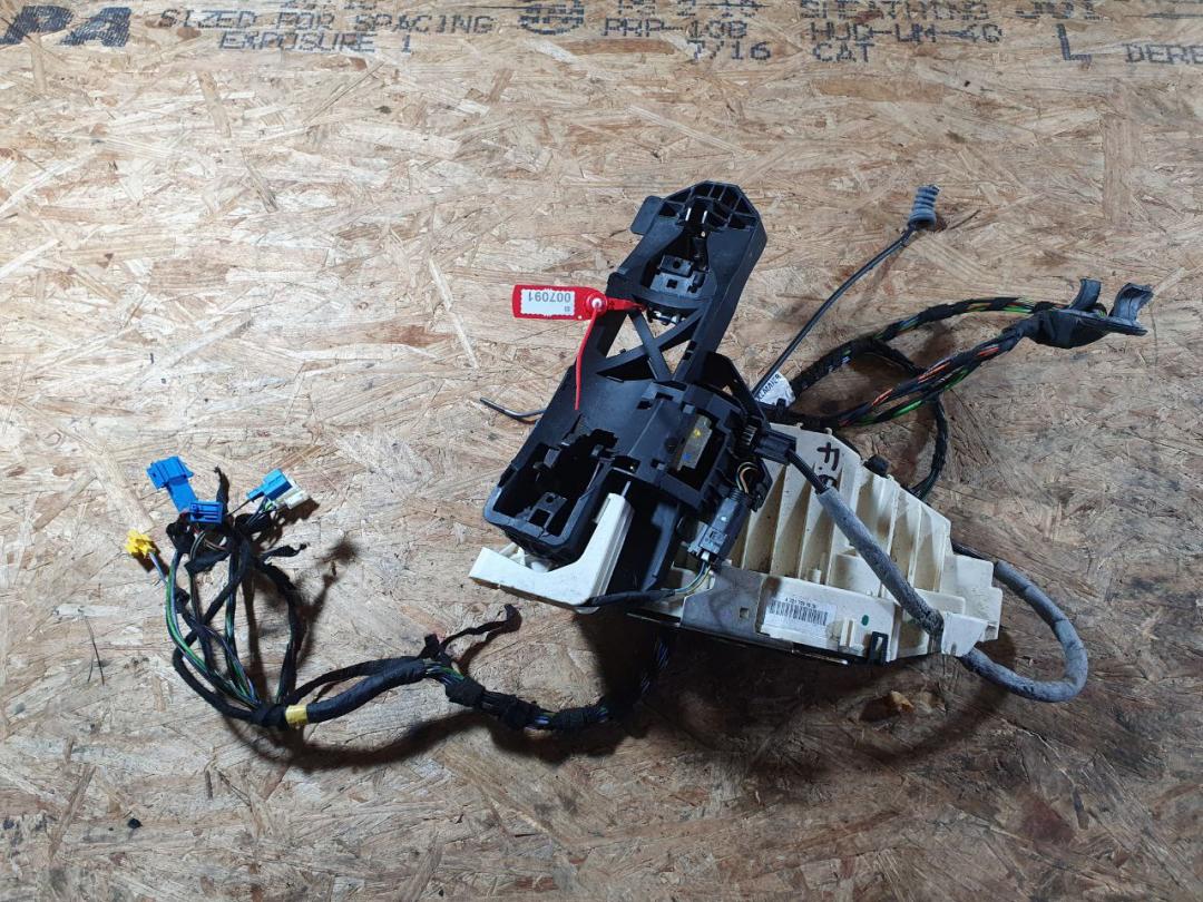 замок двери передней правой Mercedes-Benz S-Класс W221 2008, 5.5 л., M 273.961, бензин, седан, A2217201635, A2167201635, A2217201635, A2217205835, A2217207835 - фото №1