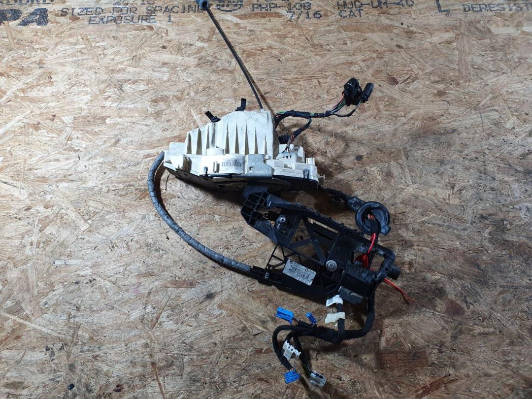 замок двери задней левой Mercedes-Benz S-Класс W221 2008, 5.5 л., M 273.961, бензин, седан, A2217301535, A2217305935 - фото №1