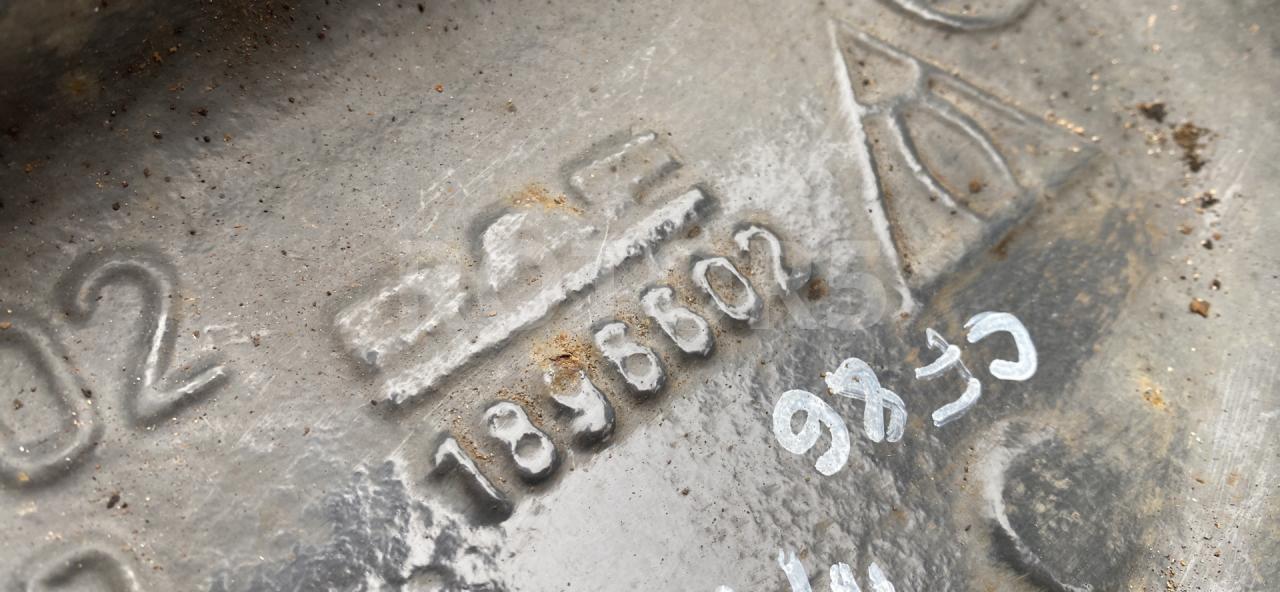 кронштейн крепления пневморессора правый DAF CF-series 1 поколение 2014, 10.8 л., MX-11, дизель, АКПП, белый, правый руль, 1896602 - фото №1