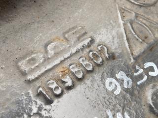 кронштейн крепления пневморессора правый DAF CF-series 1 поколение 2014, 10.8 л., MX-11, дизель, АКПП, белый, правый руль, 1896602