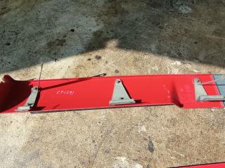 спойлер кабины DAF CF-series 1 поколение 2009, 12.9 л., MX 300, дизель, АКПП, красный, правый руль, 1371914, 1371916, 1371918, 1371920, 1651240, 1651242, 1651244, 1651246