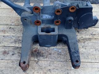 кронштейн рамы передний левый DAF CF-series 1 поколение 2009, 12.9 л., MX 300, дизель, АКПП, красный, правый руль, 1808832