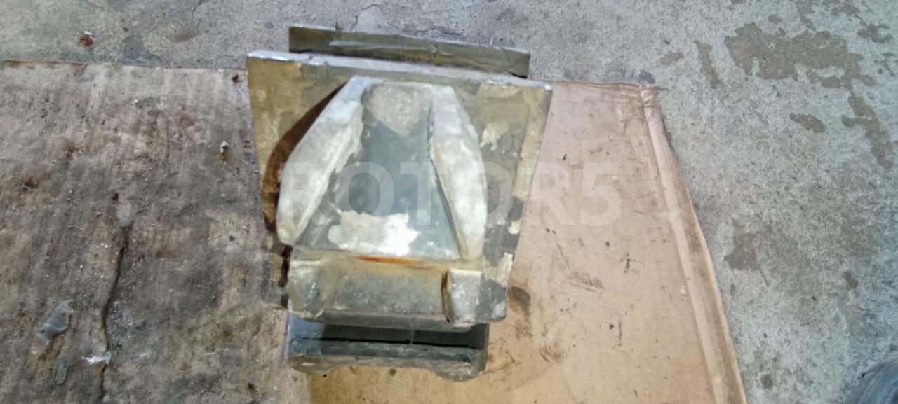 подушка крепления двигателя DAF CF-series 1 поколение 2012, 12.9 л., MX 340, дизель, АКПП, правый руль, 1806735, 1806736 - фото №1