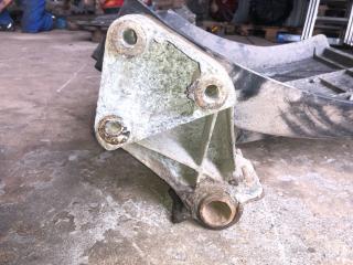 кронштейн крепления подкрылка заднего DAF XF 105 1 поколение 2007, 12.9 л., MX 340, дизель, МКПП, 2050044