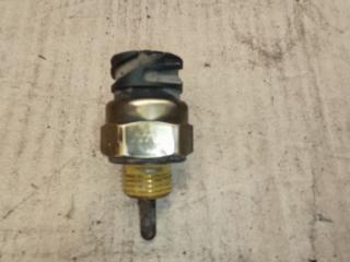 датчик температуры охлаждающей жидкости Scania 144 1 поколение 2001, 33710