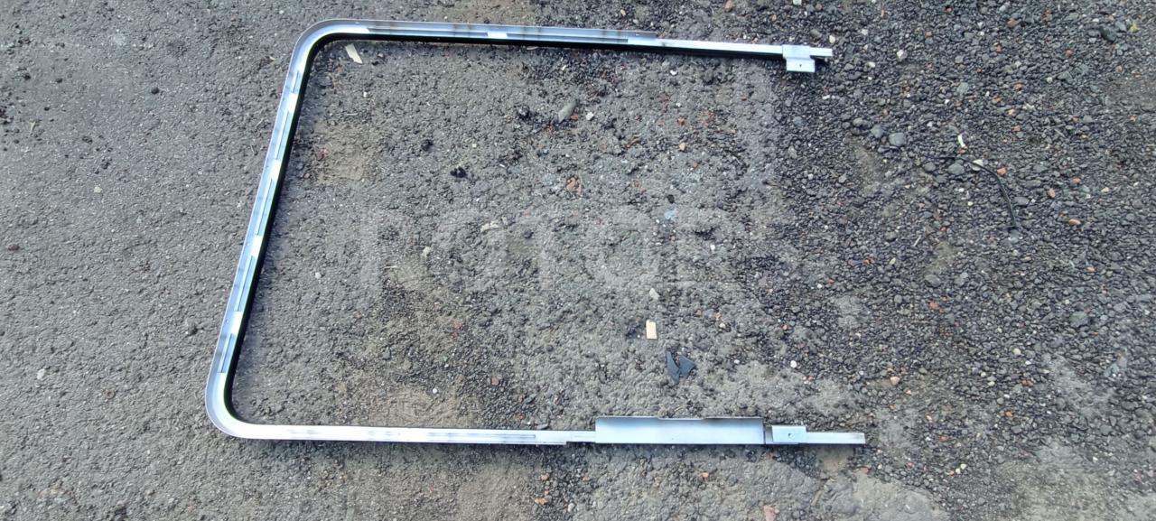 направляющая стекла Scania P 5 поколение 2008, 11.7 л., DC 12.15, дизель, АКПП - фото №1