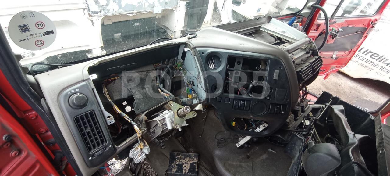 панель передняя салона (торпедо) DAF XF 105 1 поколение 2012, 12.9 л., MX 340, дизель, МКПП, 1304879, 1652268, 1304875, 1395808, 1395832, 1435714, 1614708, 1634738, 1664210, 16654209, 1793720 - фото №1