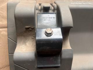 кронштейн крепления подкрылка заднего Mercedes-Benz Actros 3 поколение (MP3) 2018, 11.9 л., OM 541.976, дизель, A9305210097