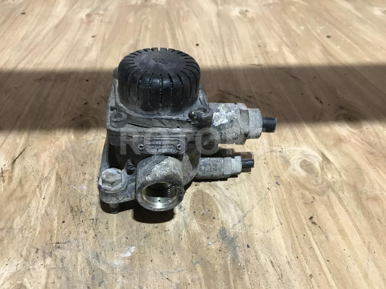 Клапан ускорительный DAF XF 105 1 поколение 2013, 1360613 - фото №1