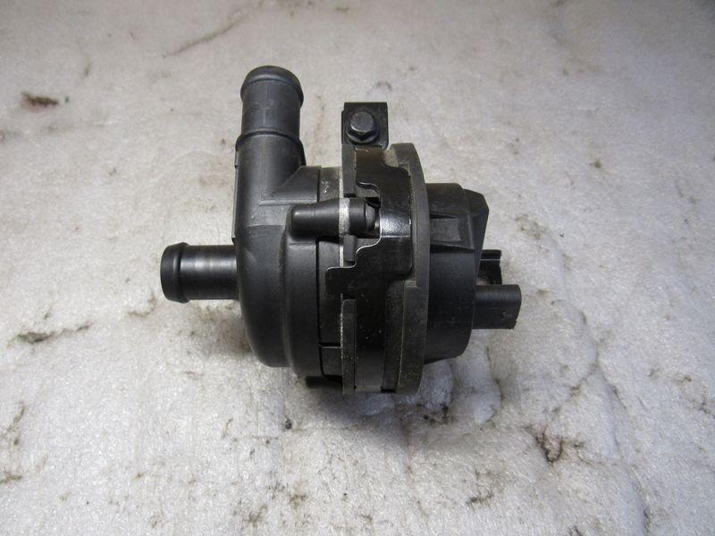 насос антифриза дополнительный Alfa Romeo Stelvio 1 поколение 2018, 2.0 л., бензин, 00505528600 - фото №1