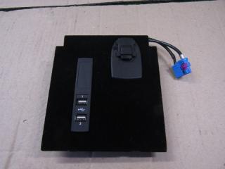 разъем AUX / USB Mercedes-Benz S-Класс W222/C217/A217 2014