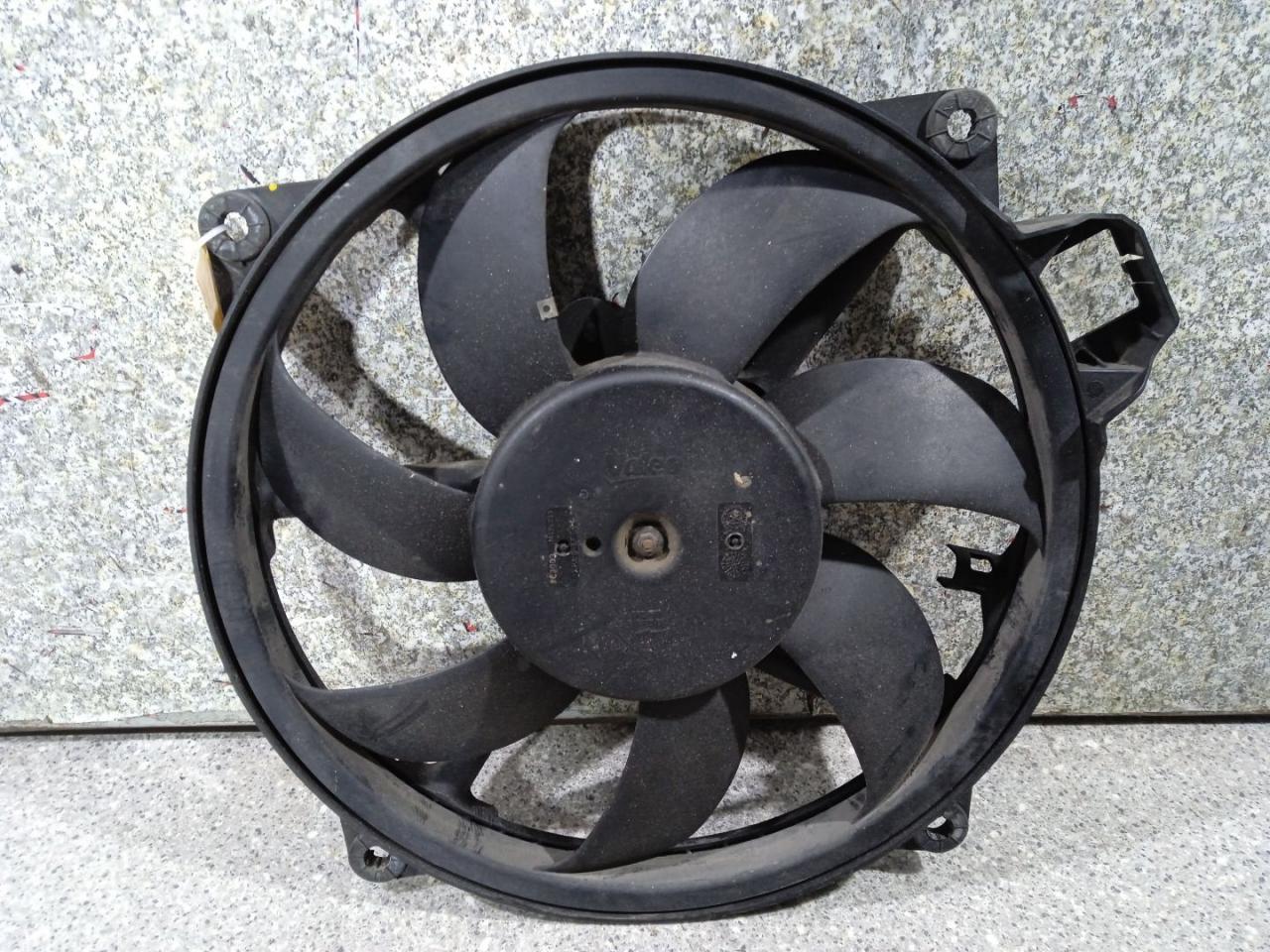 вентилятор радиатора Renault Scenic 3 поколение (2009 - 2012), 1.5 л., DCi, дизель, 155547B - фото №1