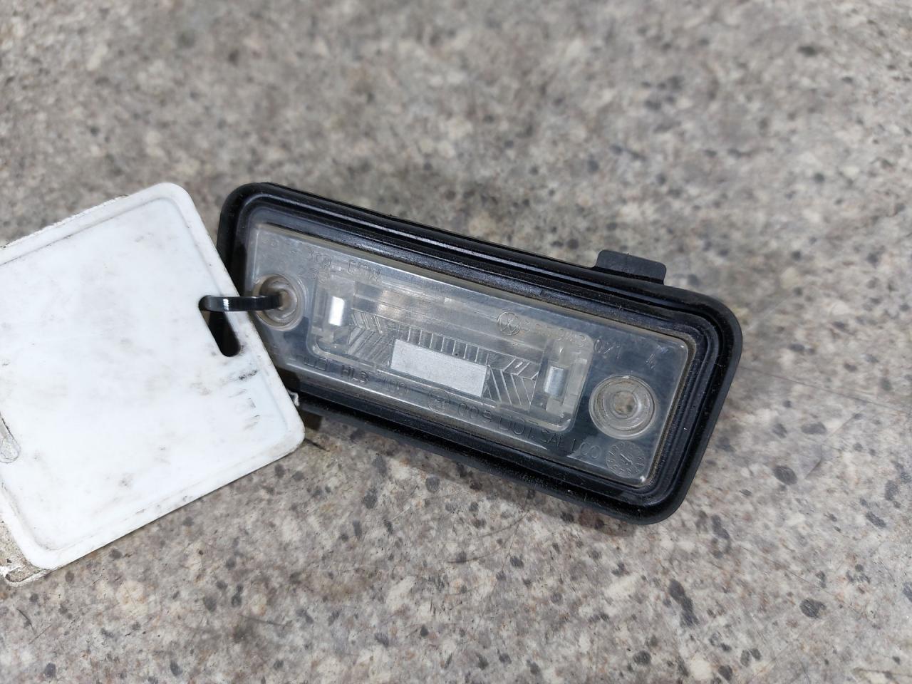 подсветка номера Volkswagen Touran 1 поколение (2003 - 2006) - фото №1