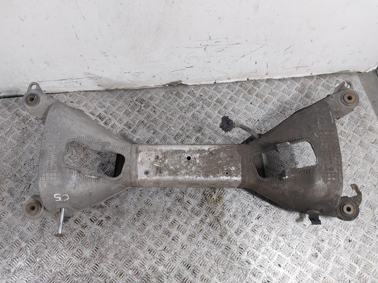 балка подвески задняя Citroen C5 2 поколение (2008 - 2017), 2.0 л., HDi, дизель, 9640718710, 9640718610 - фото №1