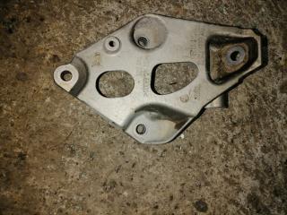 кронштейн двигателя BMW 1 серия F20/F21 [2-й рестайлинг] F20 2018, 2.0 л., B48 B20 B, бензин, АКПП, mineral gray, хетчбэк 5 дв., задний привод, правый руль, 22116859415, 2211689415, 6859415