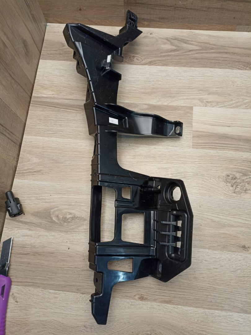 пластик BMW 4 серия F32/F33 F36 2016, 2.0 л., B48 B20 A, бензин, АКПП, mineral gray, лифтбэк, правый руль, 51477326237, 5147326237, 7326237 - фото №1