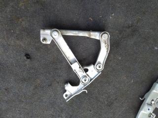 петля капота левая Mercedes-Benz E-Класс W211/S211 2005, 2.1 л., CDi, OM 646.961, дизель, АКПП, серебро, седан, задний привод, правый руль, 2118800128