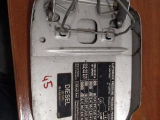 лючок топливного бака Mercedes-Benz E-Класс W211/S211 2005, 2.1 л., CDi, OM 646.961, дизель, АКПП, серебро, седан, задний привод, правый руль