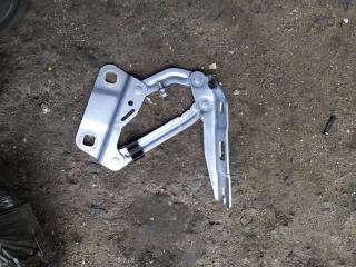 петля капота левая Mercedes-Benz M-Класс W164 2006, 3.2 л., дизель, АКПП, серебряно голубой, полный привод, правый руль, A2518800128