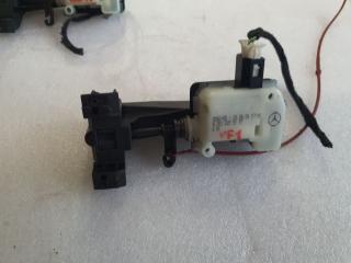 замок лючка топливного бака Mercedes-Benz M-Класс W164 2006, 3.2 л., дизель, АКПП, серебряно голубой, полный привод, правый руль, A2518200197