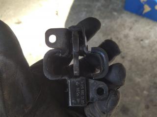 замок капота Mercedes-Benz M-Класс W164 2006, 3.2 л., дизель, АКПП, серебряно голубой, полный привод, правый руль, A2198800160