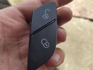 кнопка центрального замка Mercedes-Benz M-Класс W164 2006, 3.0 л., OM 642.940, дизель, АКПП, серебро, полный привод, правый руль, A2518200910