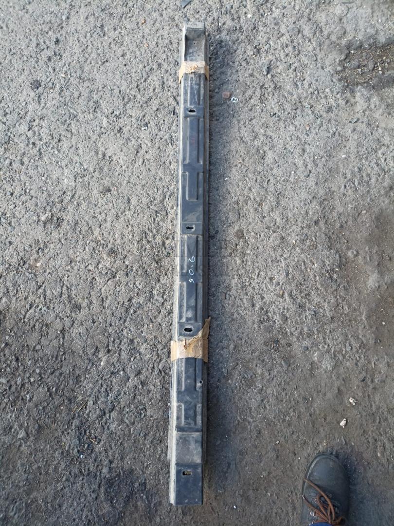 подножка Mercedes-Benz M-Класс W164 2006, 3.2 л., дизель, АКПП, серебряно голубой, полный привод, правый руль, A1646980930 - фото №1