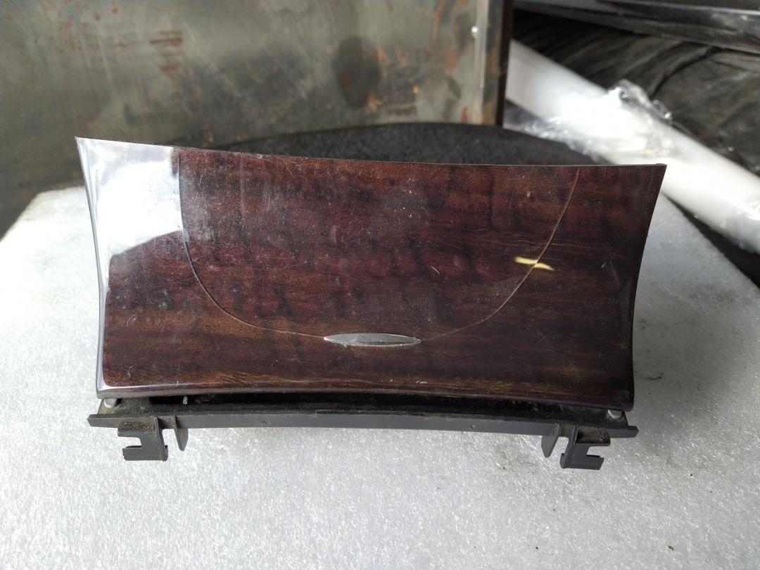 пепельница Mercedes-Benz E-Класс W211/S211 2005, 2.1 л., OM 646.821, дизель, седан, 2118101330 - фото №1