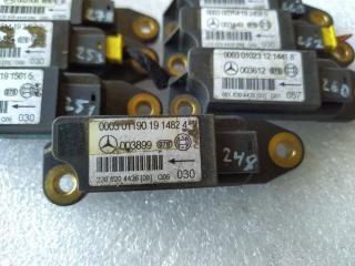 датчик удара Mercedes-Benz S-Класс W220 2000, 3.2 л., M 112.944, бензин, седан, 2208204426