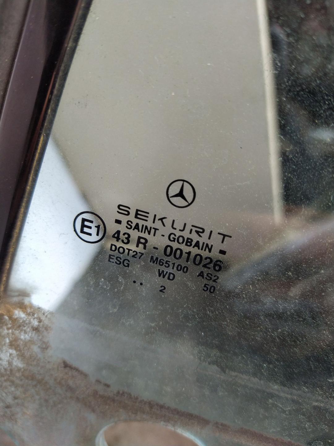 стекло двери задней правой Mercedes-Benz CLK-Класс C209/A209 2002, 2.6 л., M 112.912, бензин, купе - фото №1