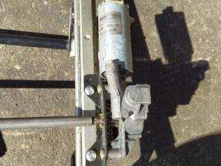 моторчик регулировки сиденья Mercedes-Benz S-Класс W220 [рестайлинг] 2004, 3.7 л., M 112.972, бензин, седан, 2205202542