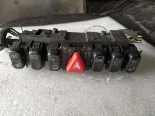 кнопка аварийной сигнализации Mercedes-Benz E-Класс W210/S210 [рестайлинг] 1999, 2.7 л., дизель, АКПП, серебро, универсал, 2108208010, 2108200151