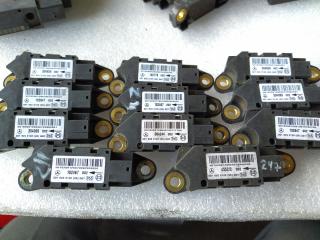 датчик удара Mercedes-Benz E-Класс W211/S211 [рестайлинг] 2006, 2.1 л., дизель, АКПП, черный, универсал, 0018209126