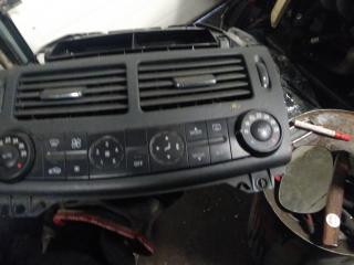 блок управления печки / климат-контроля Mercedes-Benz E-Класс W211/S211 2005, 2.1 л., дизель, АКПП, желтый, седан, A2118300390