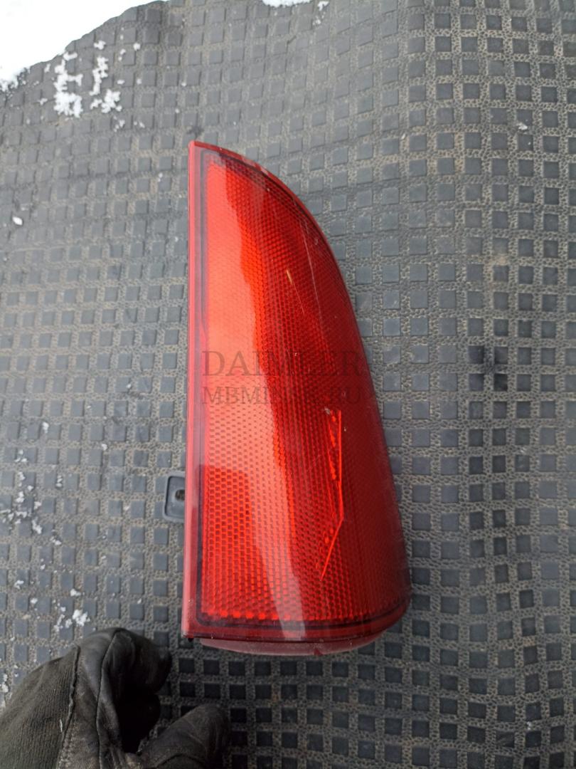 фонарь противотуманный правый Mercedes-Benz Vito W639 2004, 2.2 л., OM 646.983, дизель, МКПП, белый, задний привод, A6398200664 - фото №1