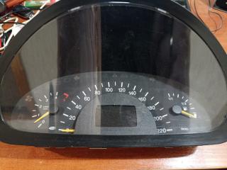 щиток приборов (приборная панель) Mercedes-Benz Vito W639 2004, 2.2 л., OM 646.983, дизель, МКПП, белый, задний привод, A6394460321, A6394465921, A6394464321, A6394462121, A6394462921